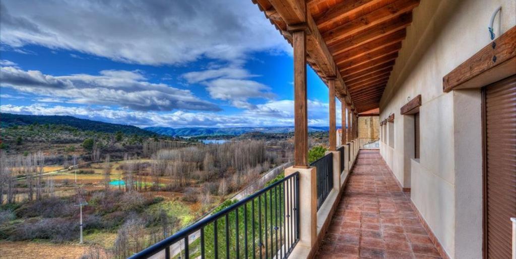 Hotel El Balcon De La Vega Pareja Zewnętrze zdjęcie