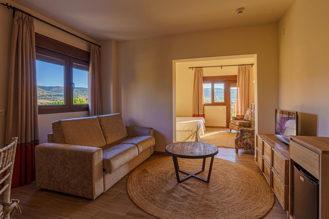 Hotel El Balcon De La Vega Pareja Zewnętrze zdjęcie