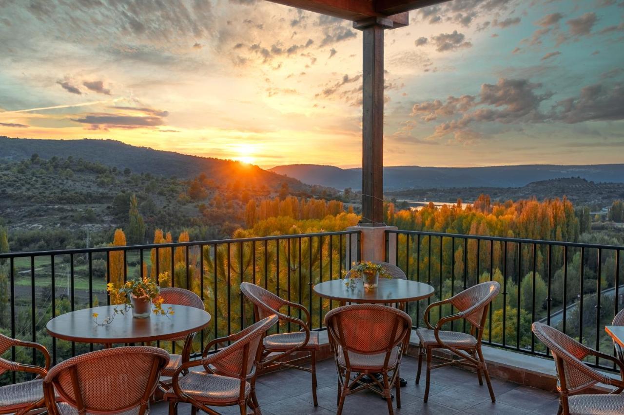 Hotel El Balcon De La Vega Pareja Zewnętrze zdjęcie
