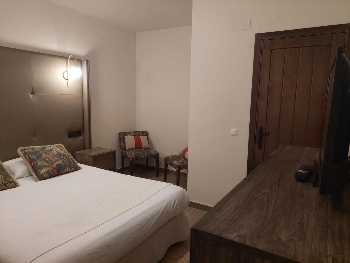 Hotel El Balcon De La Vega Pareja Zewnętrze zdjęcie